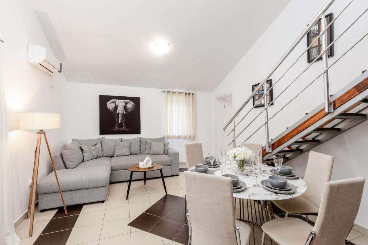 הרצג-נובי Elegance Duplexes By Monte Aria מראה חיצוני תמונה